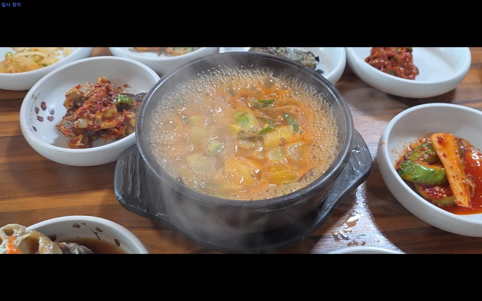 Soybean-paste stew and side dishes